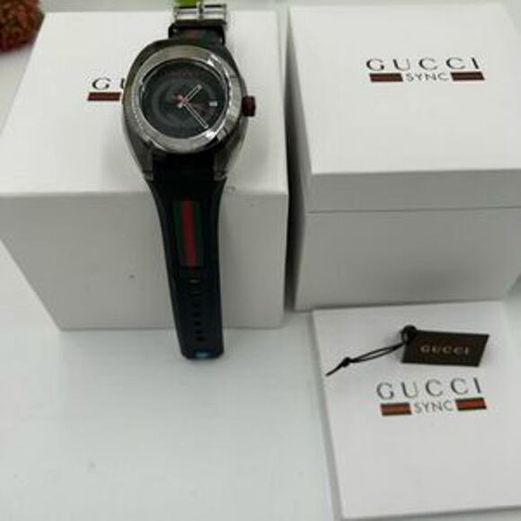 Unisex Gucci sync quartz watch made in Italy - Picture 2 of 10
